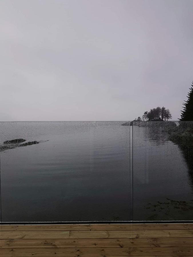 Waerholmen Apartment Lavik  ภายนอก รูปภาพ
