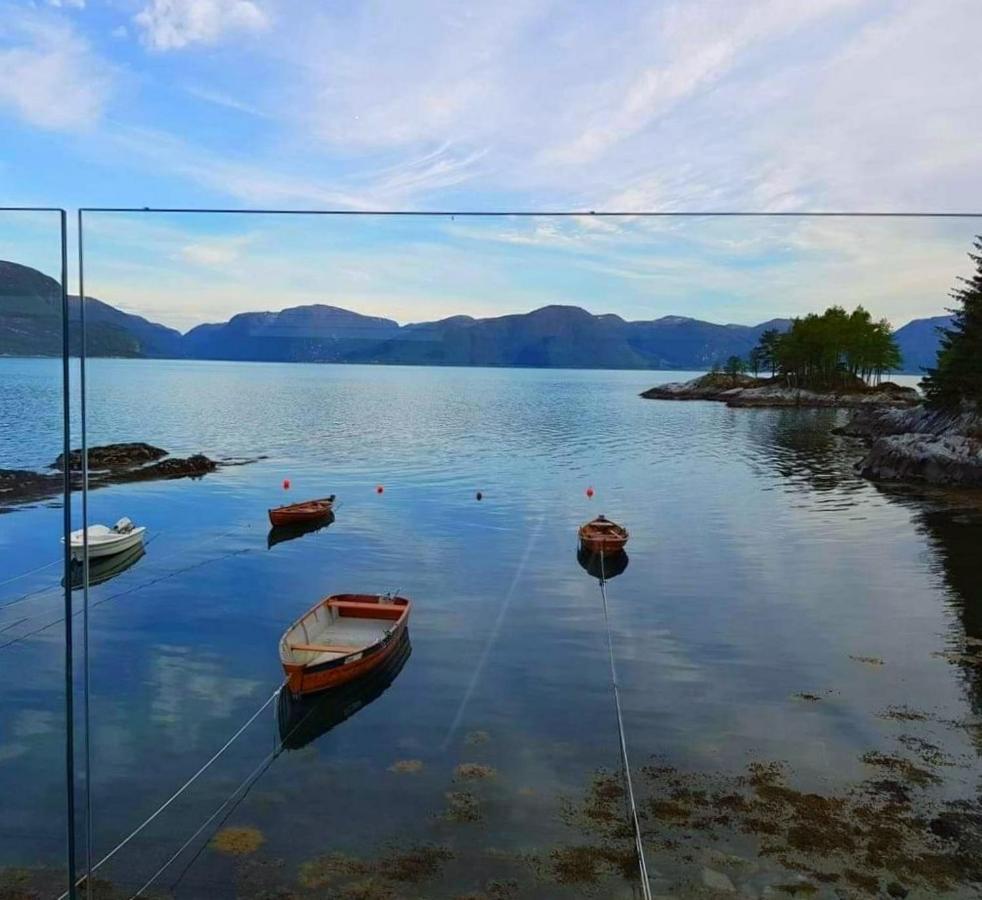 Waerholmen Apartment Lavik  ภายนอก รูปภาพ